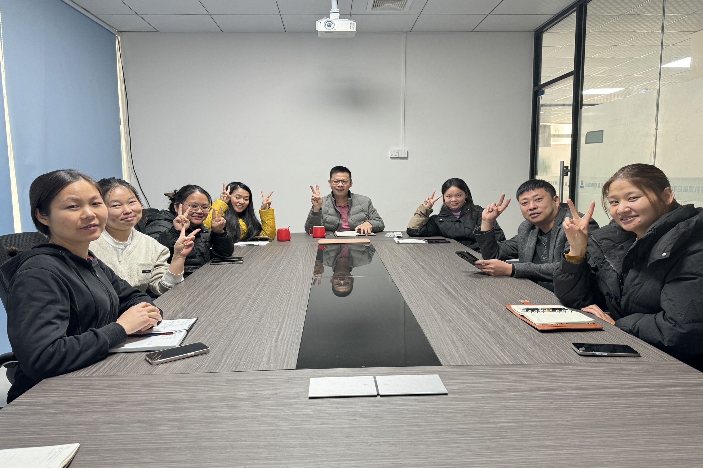 تمتلك شركة Shenzhen Qixingyuan Company 2024 اجتماعًا ملخصًا سنويًا ، نتطلع إلى أهداف العام الجديد