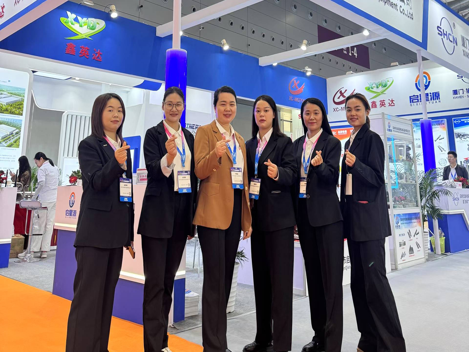 QXY 队在 2025 HKPCA 电子电路展合影